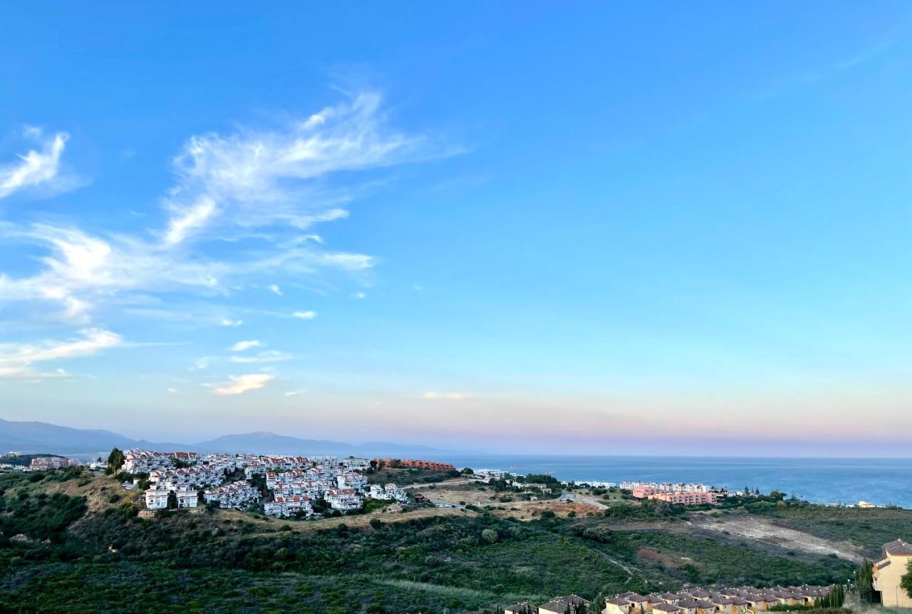 Top Sea View Apartment - 7 Minutes To Sotogrande Castillo de Sabinillas Eksteriør bilde